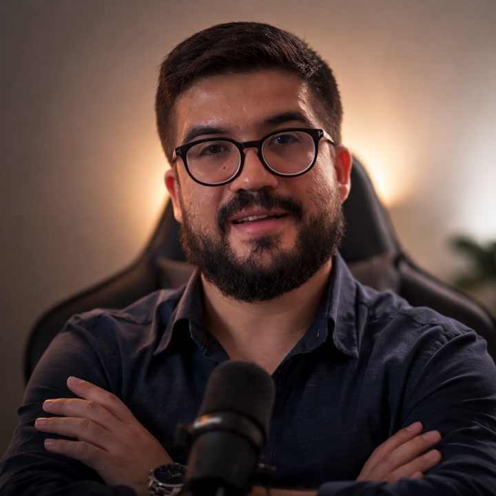 Juan Camilo Rico en su puesto de trabajo